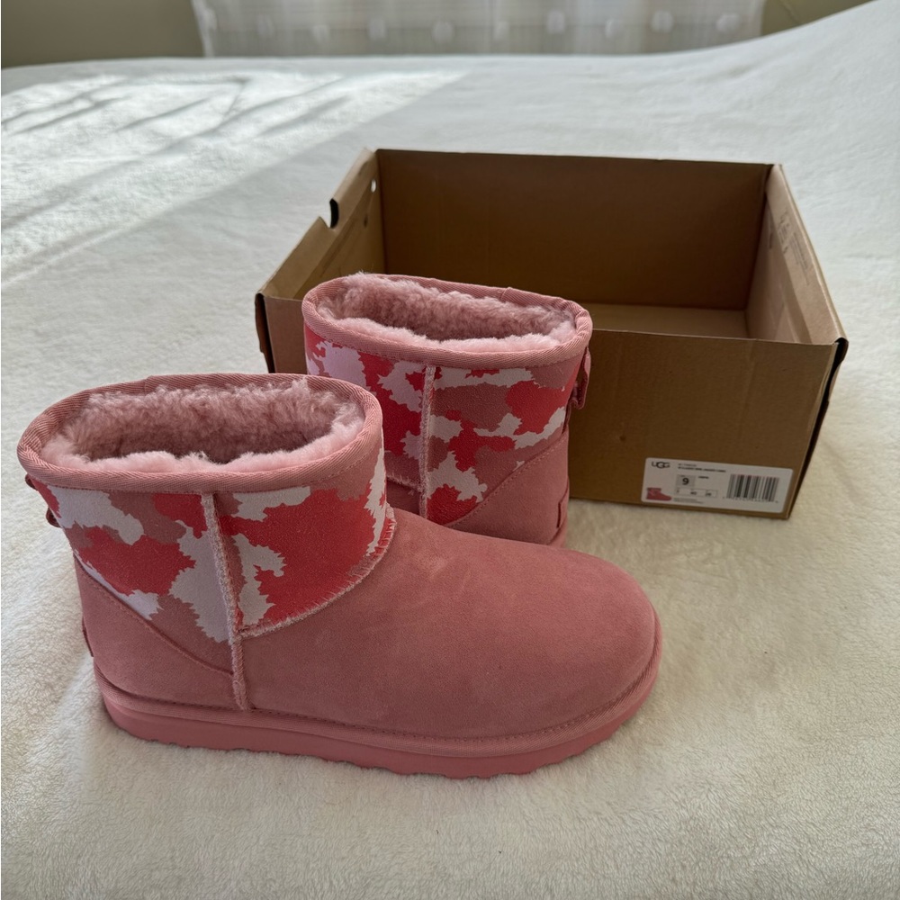 UGG Women’s Classic Mini Jagged Camo Suede Boot Pink Size US 9